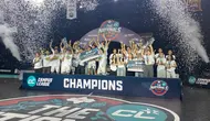 Juara Campus League 2026 Basketball The Nationals, tim putra Perbanas dan tim putri Universitas Surabaya (Ubaya). (Bola.com/Benediktus Gerendo Pradigdo)