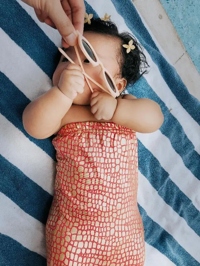 Xarena putri Siti Badriah dan Krisjiana menggunakan kostum mermaid. (Foto: Instagram/ibunia)