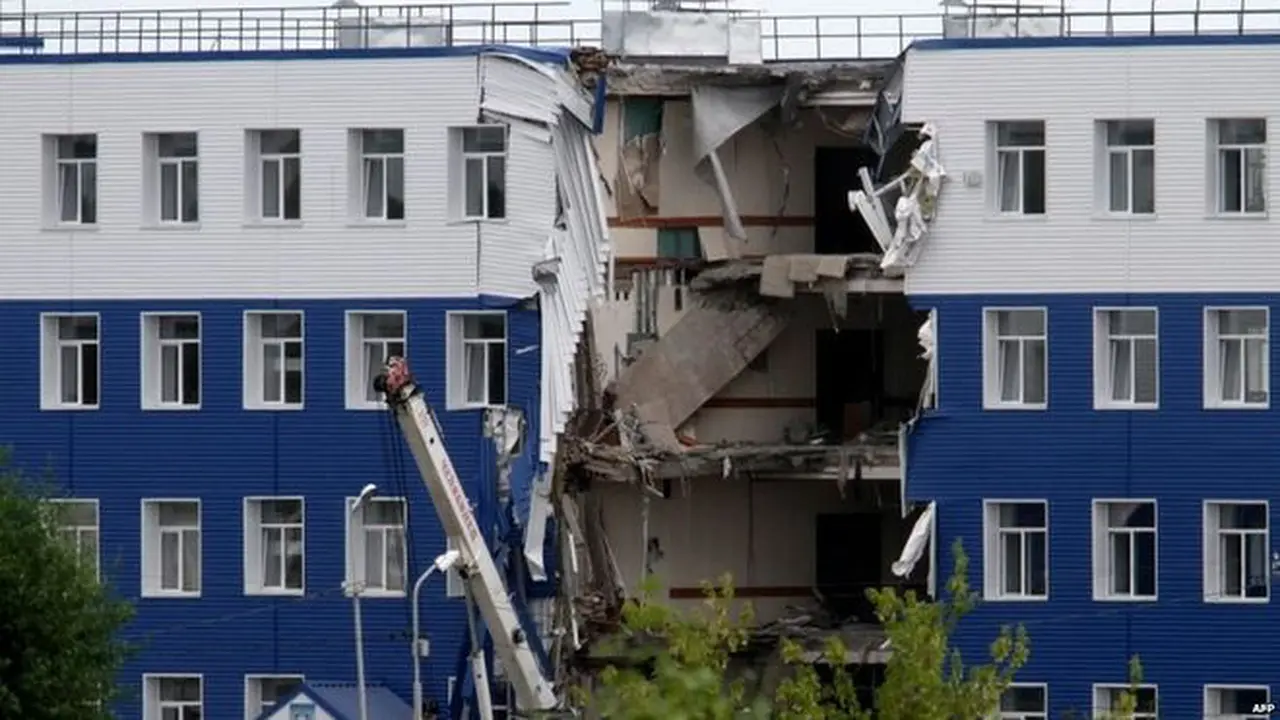 Barak Militer Rusia Roboh