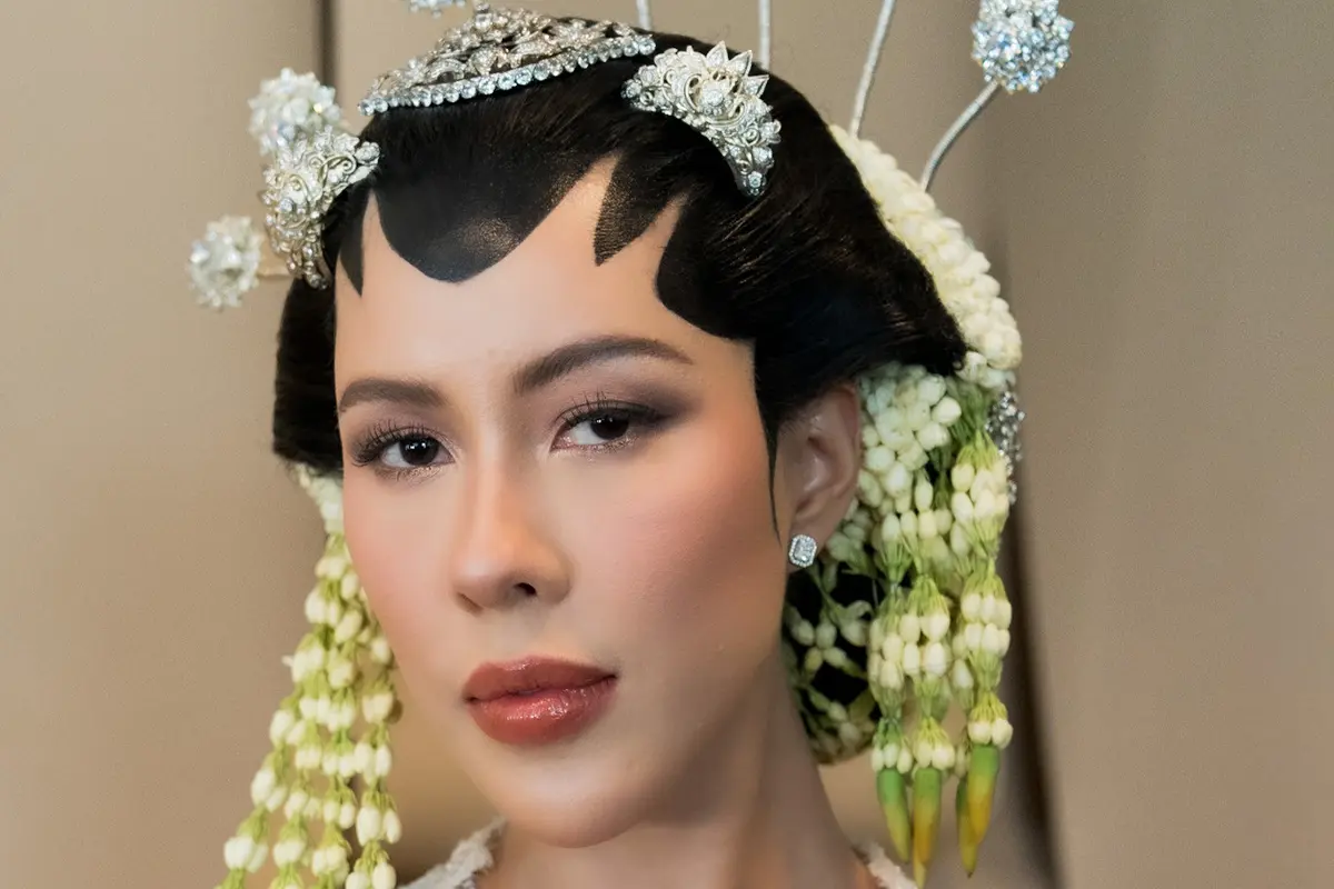 Detail Cincin Pernikahan Cucu Soeharto Darma Mangkuluhur dan Patricia Schuldtz, Desain Infinity dengan Sematan Berlian