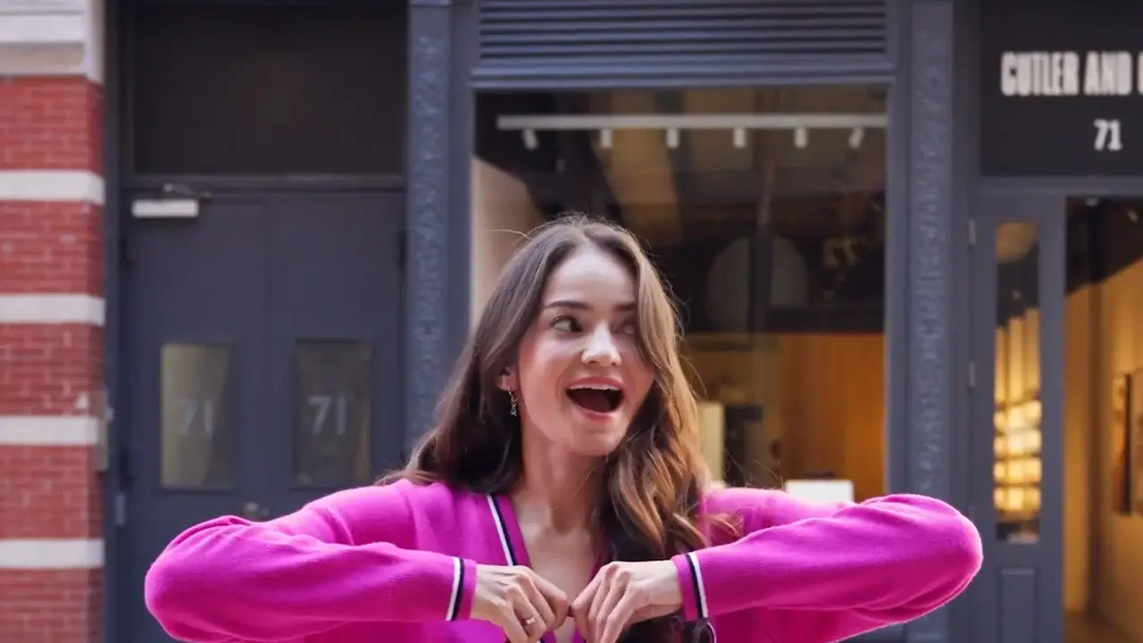 Kembali ke Amerika Serikat, 7 Potret Gaya Playful Enzy Storia dengan Koleksi Kate Spade