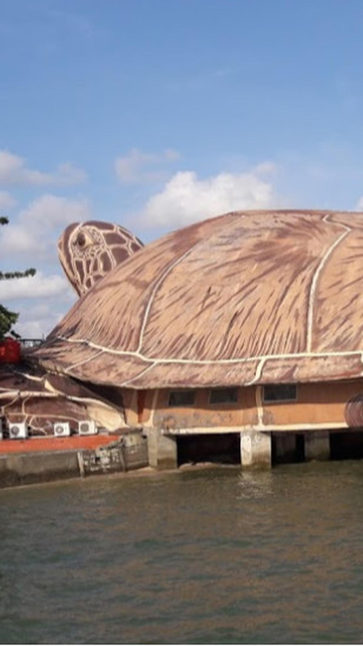 4. Pantai Kartini<br>