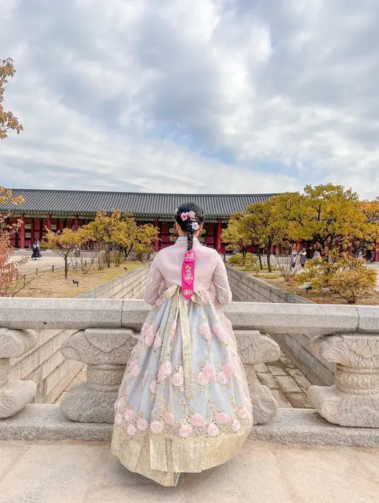 Fuji An pakai Hanbok [Instagram/fuji_an]