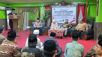 Yayasan Pengabdian Khirrij Al-Azhar (YPKA) menyalurkan beasiswa perdana untuk mahasiswa Indonesia yang sedang mengeyam pendidikan di Universitas Al Azhar Kairo, Mesir. (Foto: Istimewa).