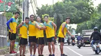Merekam Keceriaan Pemain Arema di Jalanan Pulau Dewata
