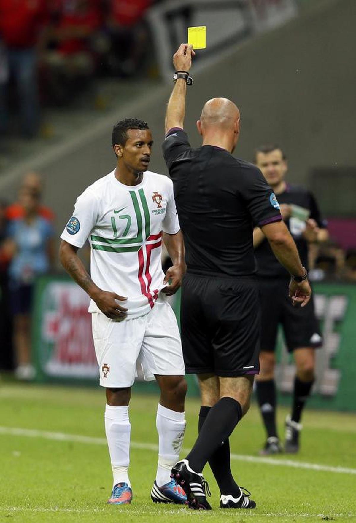 Ronaldo antarkan Portugal ke semifinal