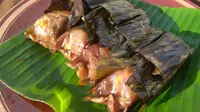 Ilabulo, kuliner khas makanan para raja ini menjadi menu favorit buak puasa di Gorontalo. (Liputan6.com/ Arfandi Ibrahim)