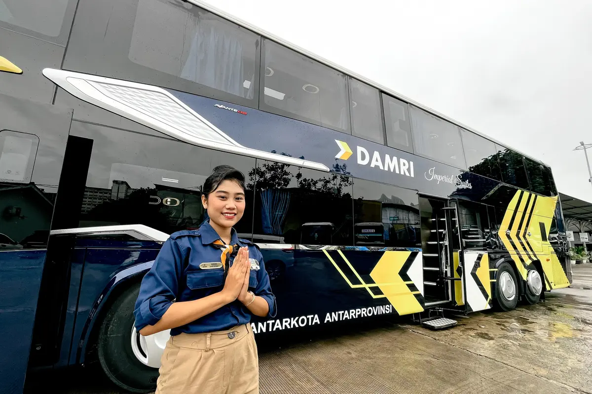 DAMRI sebelum musim mudik lebaran 2024 telah meluncurkan Bus Double Decker yang dijuluki “Imperial Suites”.