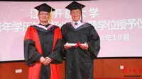 Zhang tidak sendiri. Terpaut dua tahun lebih muda, Xu Hesheng (86) juga menjadi lulusan tertua pada jurusan yang sama.