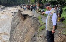 Tersapu Banjir Bandang di Padang, Guru Honorer Terseret Hingga 70 Kilometer Lebih & Ditemukan Tewas