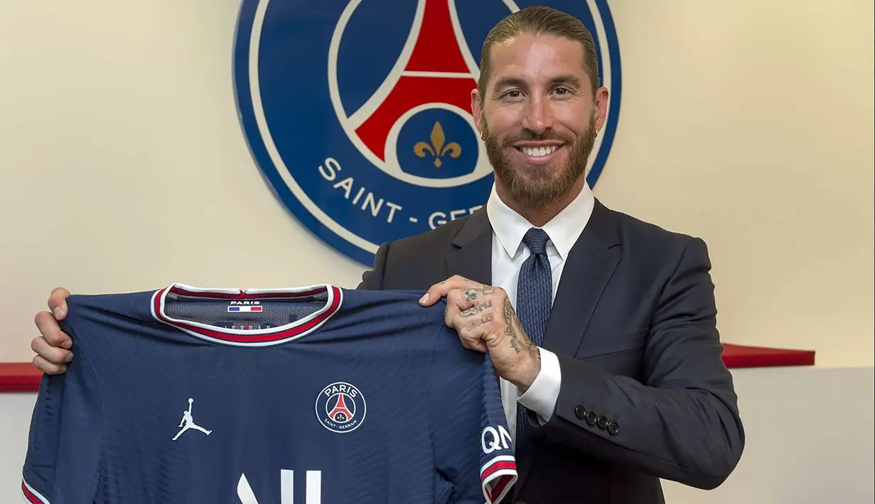 Sergio Ramos. Akibat tidak ada kesepakatan kontrak baru dan hubungan yang tidak harmonis dengan petinggi klub, Sergio Ramos meninggalkan Real Madrid, klub yang sudah dibelanya selama 16 musim. Ia dilepas gratis musim ini dan menandatangani kontrak 2 tahun dengan PSG. (Foto: en.psg.fr)