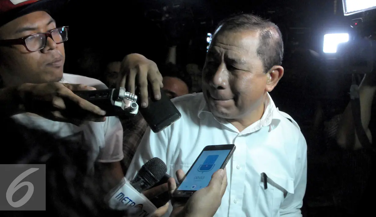 Kepala Balai Pelaksanaan Jalan Nasional (BPJN) Wilayah IX Amran Hi Mustary bungkam usai menjalani pemeriksaan KPK dalam kasus suap proyek ijin infrastruktur di Kementerian PUPR, Jakarta, Rabu (4/5). (Liputan6.com/Helmi Afandi) 