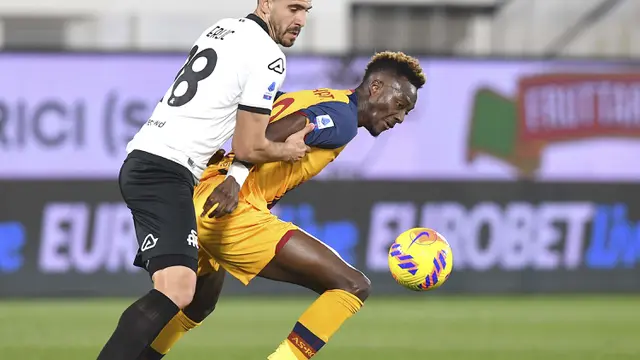 Foto: AS Roma Susah Payah Kalahkan 10 Pemain Spezia pada Gioranata Lanjutan Liga Italia, Gol Baru Tercipta di Detik-detik Akhir Laga