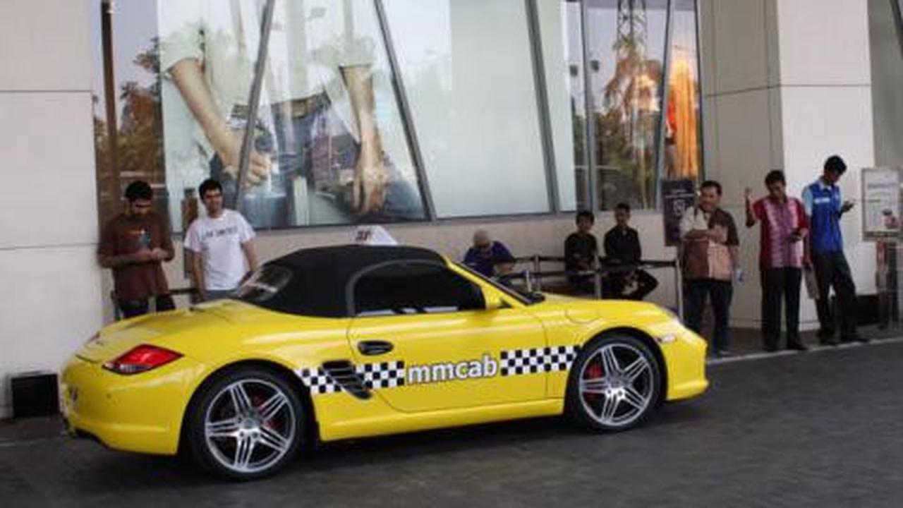 Taksi Ferrari dan kawasan bisnis ibukota