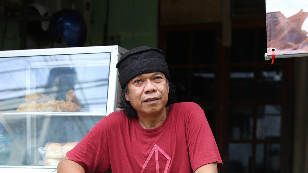Dulu Berjaya Bareng Teamlo, Potret Dondot Kini Jadi Penjual Nasi Bakar - Rumah dan Mobil Dijual Demi Sambung Hidup
