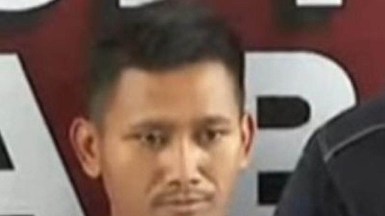 Dalam keterangan, polisi menyebut jika Pegi sempat berganti nama menjadi Robi untuk menyamarkan identitas saat bekerja sebagai kuli bangunan.