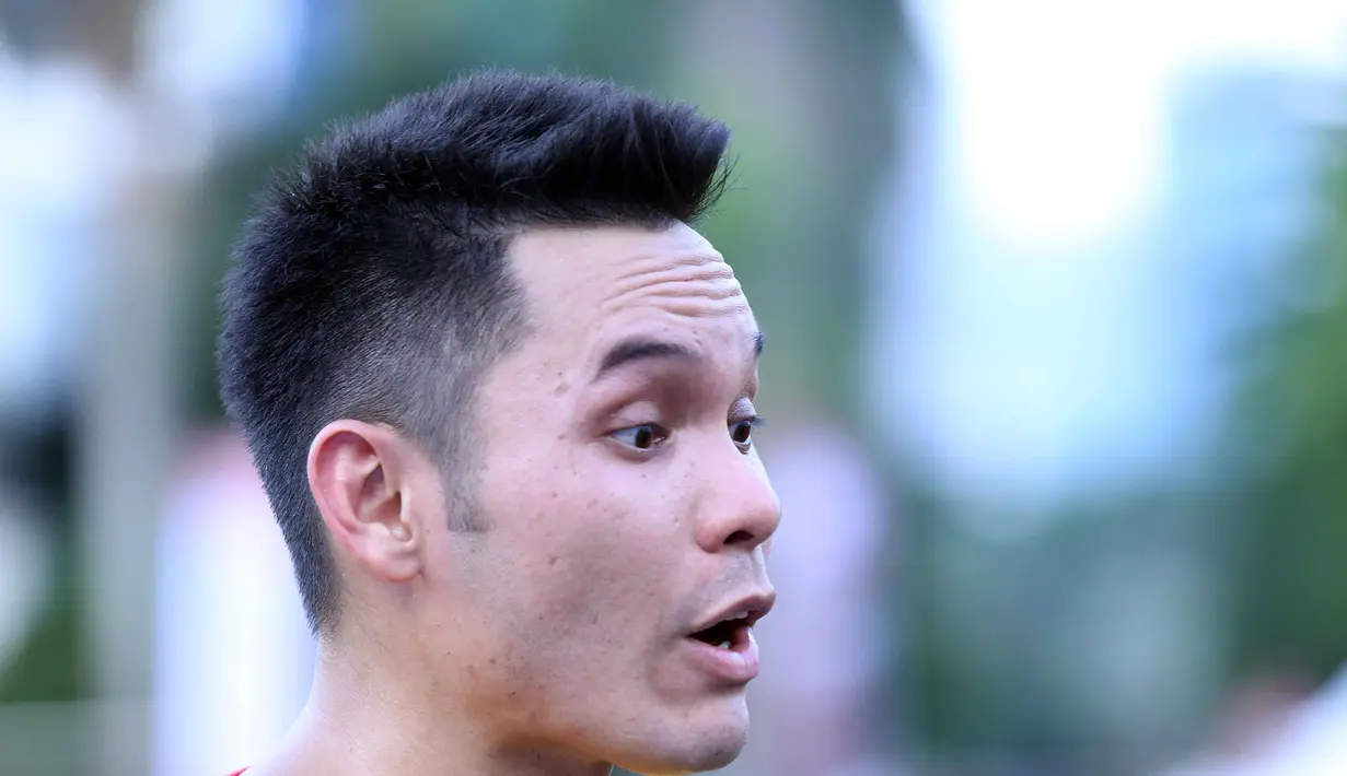 Usai bermain sepakbola di kawasan Simprug, Kebayoran Lama, Jakarta Selatan, Senin (25/4/2016) ben mengaku secepatnya mencari pengganti Marshanda. (Nurwahyunan/Bintang.com)