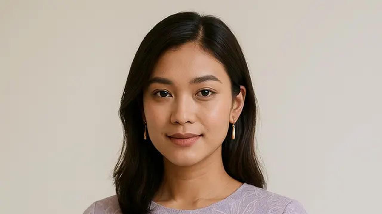 7 Model Batik Lengan Lonceng Dua Tingkat Pastel untuk Kerja, Anggun tapi Tetap Profesional