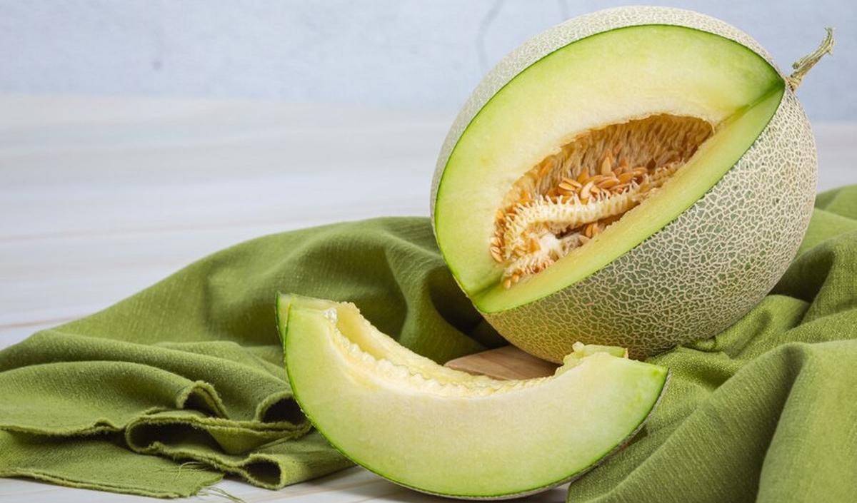 2. Melon: Sifat Basa dan Kaya Magnesium<br>
