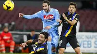Napoli Dipermalukan Parma
