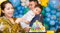 Model Baju Tidur Nagita Slavina saat Berikan Kejutan Ultah ke Rayyanza, Bermotif Zebra yang Menggemaskan