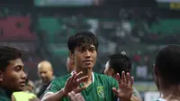 Pemain Persebaya Surabaya merayakan kemenangan atas Borneo FC (Liputan6.com/Dimas Angga)