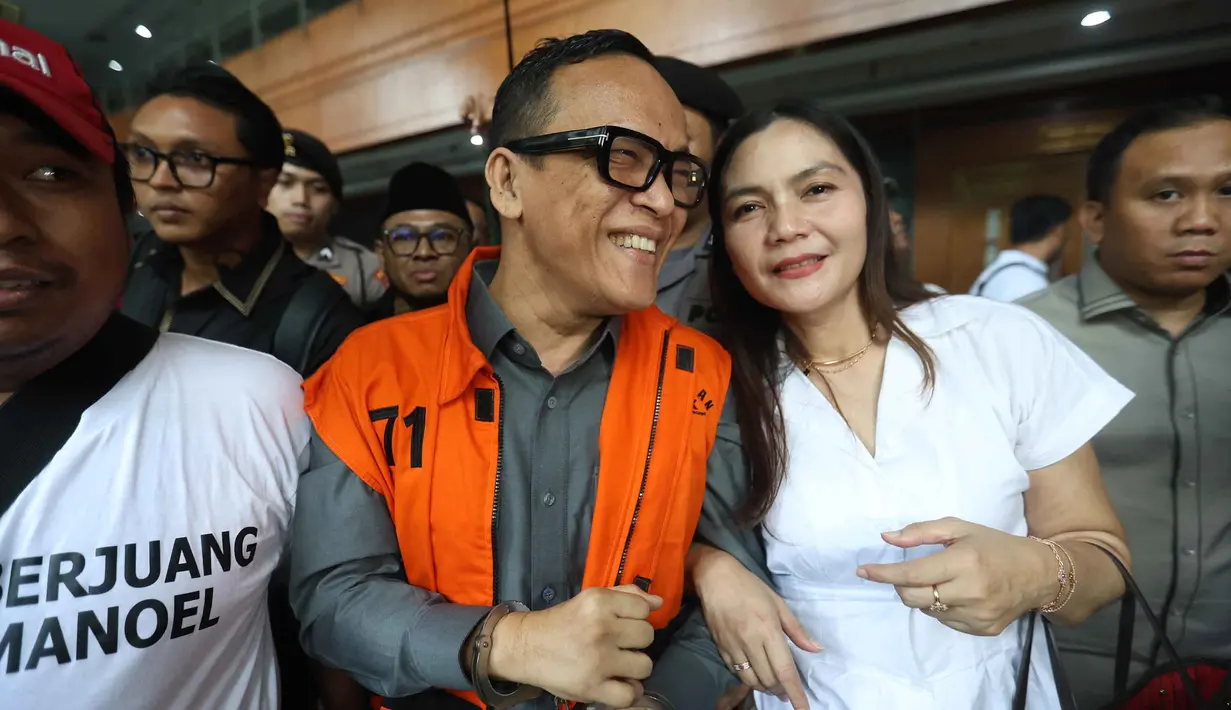Mantan Wakil Menteri Ketenagakerjaan, Immanuel Ebenezer Gerungan atau Noel, sesaat sebelum mengikuti sidang pembacaan putusan atau vonis di Pengadilan Tindak Pidana Korupsi (Tipikor), Jakarta, Kamis (4/6/2026). (Kapanlagi.com/Budy Santoso)
