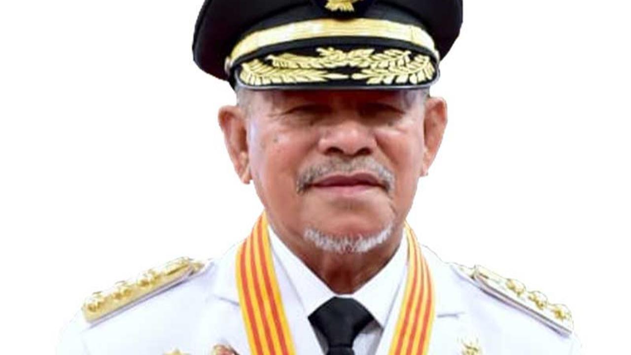 <b>2. Abdul Gani Kasuba, Gubernur Maluku Utara</b><br>