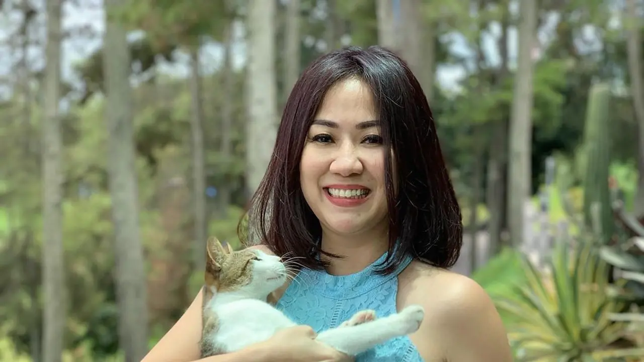 Tante Ernie, Selebgram Pemersatu Bangsa yang Trending di Media Sosial