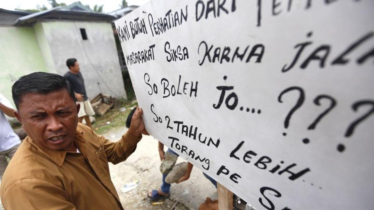 Blokade Jalan Pentadio Barat Dibuka, Pemkab Gorontalo Janjikan Perbaikan Mulai Oktober 2025