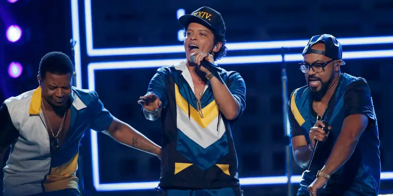 20161120-Bruno Mars Jadi Pembuka AMA-Los Angeles