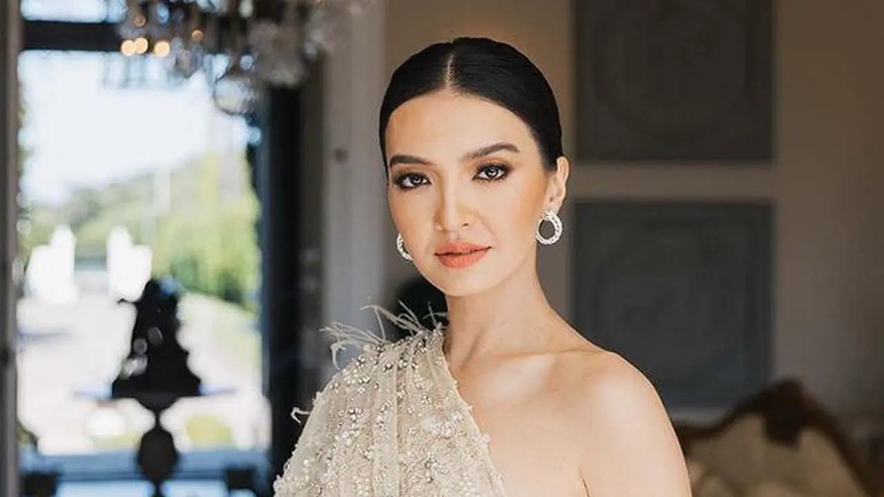 [Fimela] Raline Shah