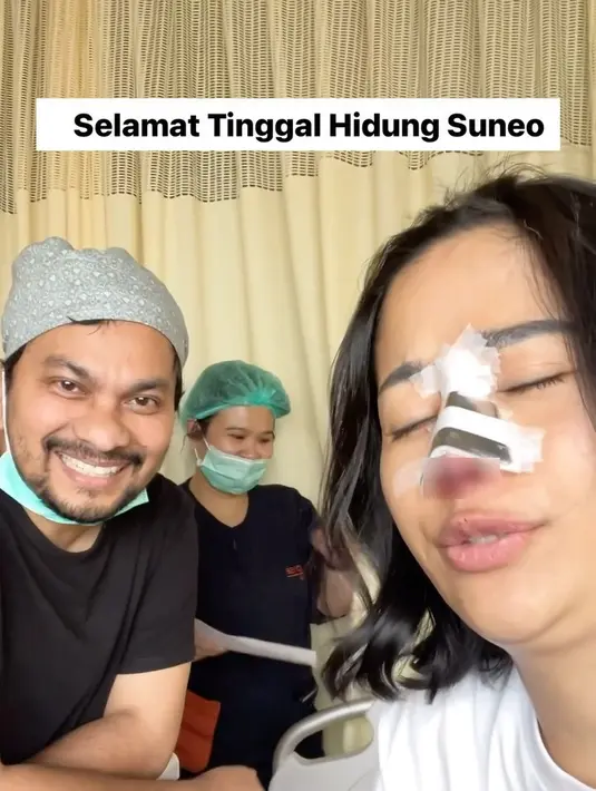 Youtuber itu lantas menyiapkan berbagai keperluan hingga akhirnya menjalani operasi plastik. [Instagram/farida.nurhan]