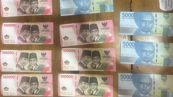 Pemuda 18 Tahun Edarkan Uang Palsu, Diringkus di Gudang Ekspedisi Lampung Selatan