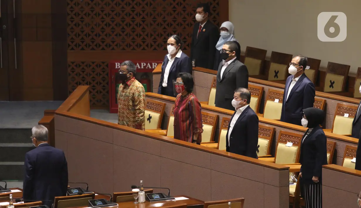 Menteri Keuangan Sri Mulyani saat Rapat Paripurna di Kompleks Parlemen, Jakarta, Selasa (25/5/2021). Rapat beragendakan penyampaian pandangan fraksi-fraksi atas penyampaian pemerintah terhadap KEM dan PPKF RAPBN Tahun Anggaran 2022 dan penetapan mitra kerja. (Liputan6.com/Angga Yuniar)