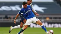 Pemain Everton, James Rodriguez melakukan debut di Liga Inggris ketika timnya mengalahkan Tottenham Hotspur, Senin (14/9/2020) dini hari WIB. (CATHERINE IVILL / POOL / AFP)