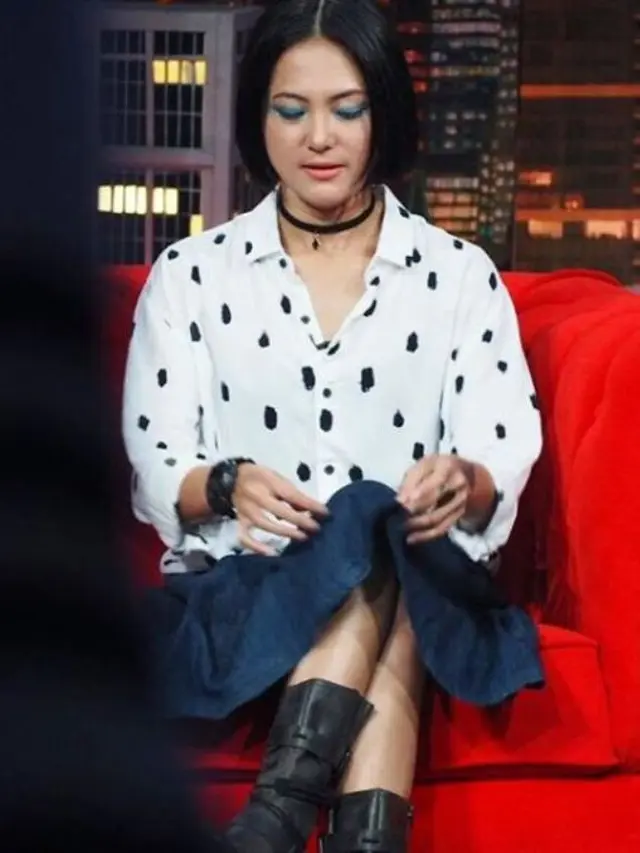 [Bintang] Sempat Terlihat Imut, Begini Bedanya Dandanan Poppy Sovia Dulu dan Sekarang