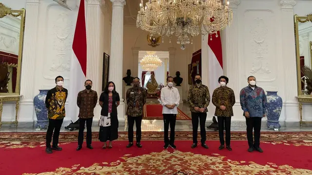 Joko Anwar, Manoj Punjabi, dan kawan-kawan di Istana Negara.