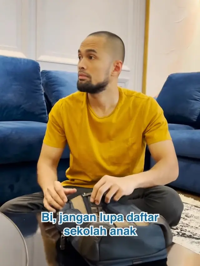 Teuku Wisnu Tampil Botak