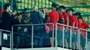 Ketua PSSI, Erick Thohir, berpamitan sekaligus meminta doa kepada pemain Timnas Indonesia U-20 sebelum berangkat menemui Presdien FIFA untuk membahas keberlangsungan Piala Dunia U-20 di Indonesia. (Bola.com/M Iqbal Ichsan)