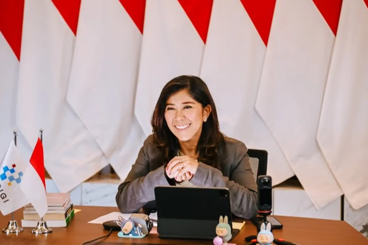 Menteri Komunikasi dan Digital Meutya Hafid menyapa langsung siswa SD Inpres 9 Halmahera Barat melalui sambungan internet dari program BAKTI AKSI. (komdigi.go.id)