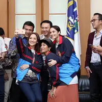 Ahok saat di Balaikota berharap, anak-anaknya bisa menonton film. Bahkan akan mengajak anak sekolahan menonton bareng. (Nurwahyunan/Bintang.com)