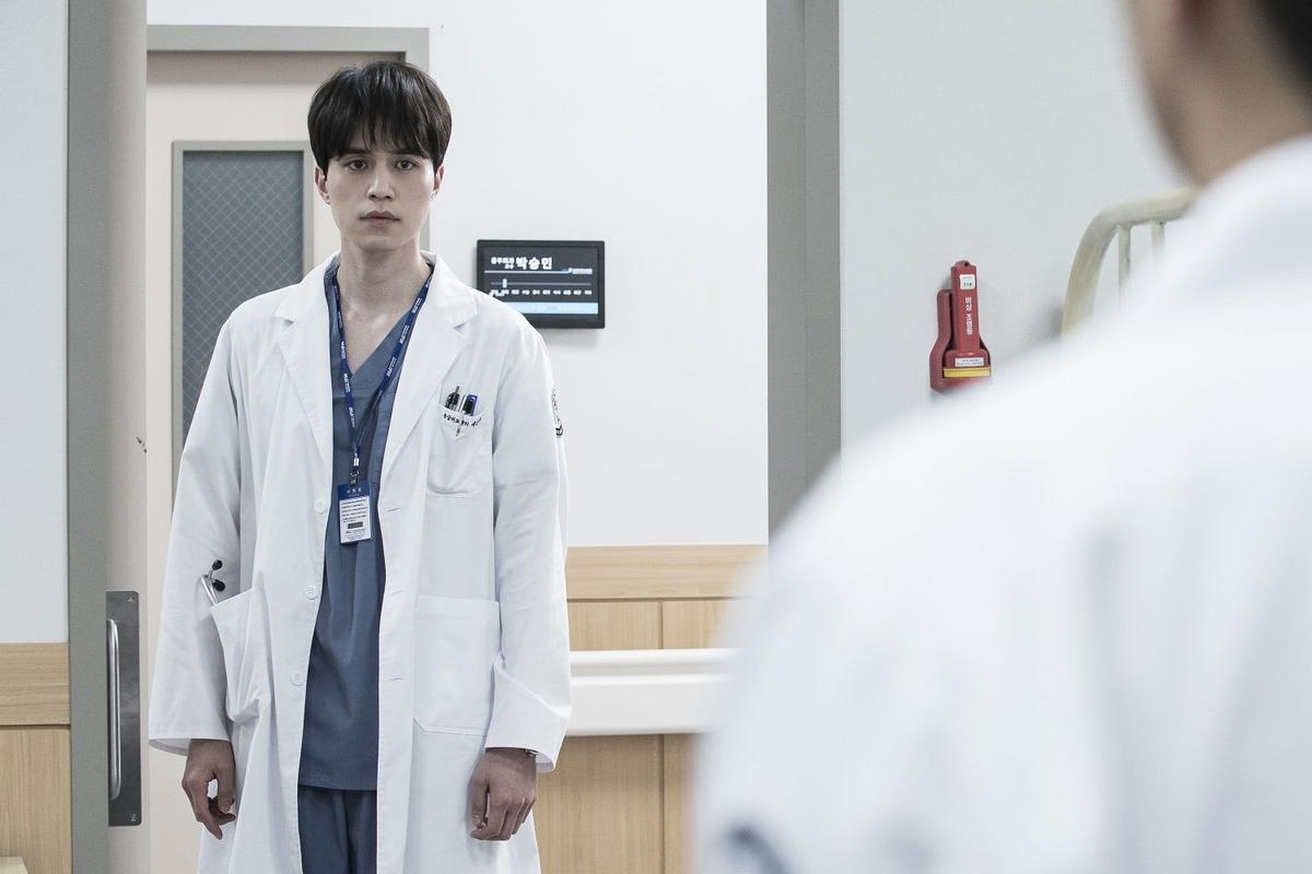 8 Drama Korea Mirip RESIDENT PLAYBOOK, Terbaik tentang Kehidupan Dunia Residen