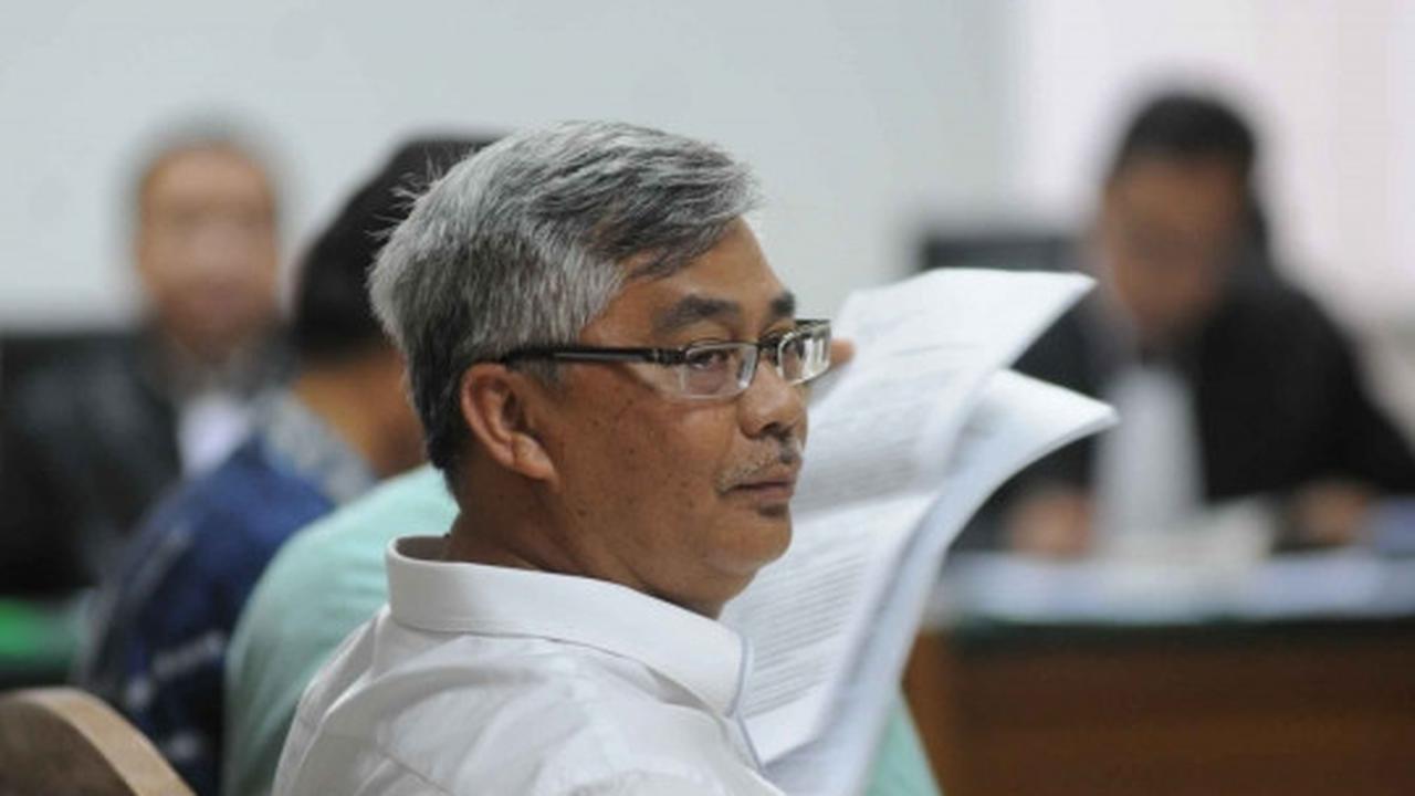 Akil Mochtar bersaksi di sidang Rusli Sibua