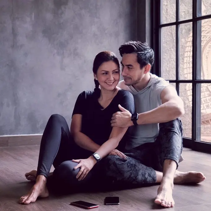 Donna Agnesia dan Darius Sinathrya. (Foto: Instagram @dagnesia)