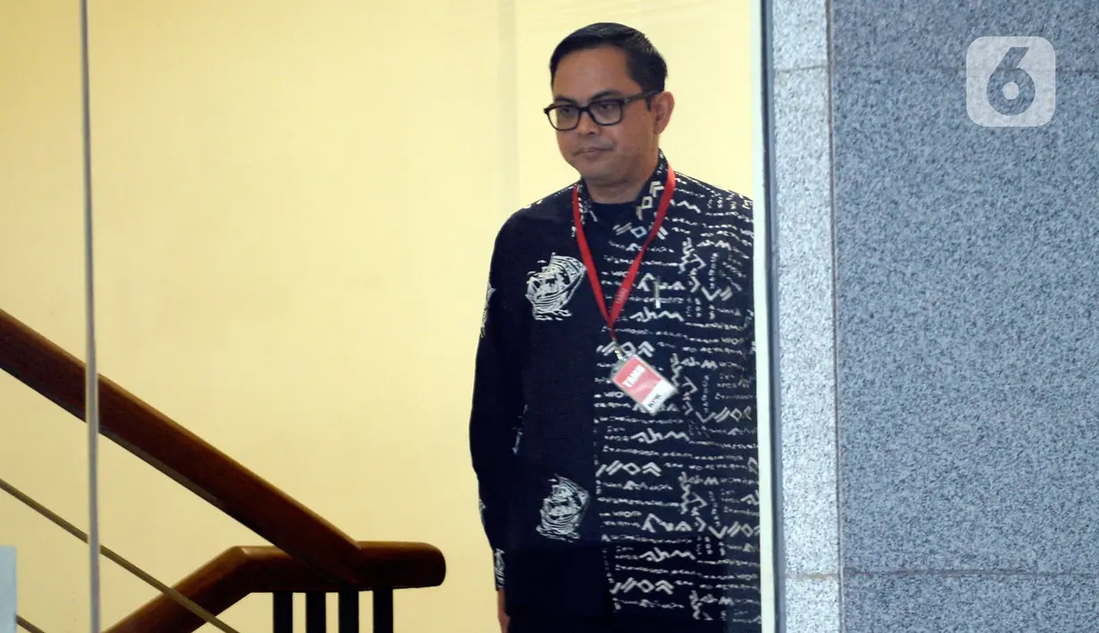 Komisioner KPU, Viryan Aziz memenuhi panggilan penyidik KPK di  Jakarta, Selasa (28/1/2020). Viryan Azis diperiksa sebagai saksi untuk tersangka mantan Komisioner KPU Wahyu Setiawan dalam kasus dugaan korupsi penetapan pergantian antarwaktu anggota DPR periode 2019-2024. (merdeka.com/Dwi Narwoko)