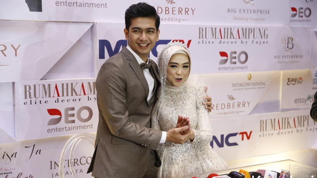 Momen Ijab Qabul Ria Ricis dan Teuku Ryan
