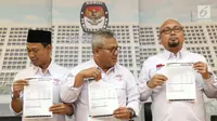 Ketua KPU, Arief Budiman saat rilis Caleg Berstatus Mantan Terpidana Korupsi pada Pemilu 2019 di Jakarta, Rabu (30/1). Ada 49 Caleg Berstatus Mantan Terpidana Korupsi terdaftar di DPT DPD, DPRD Provinsi, DPRD Kab/Kota. (Liputan6.com/Helmi Fithriansyah)