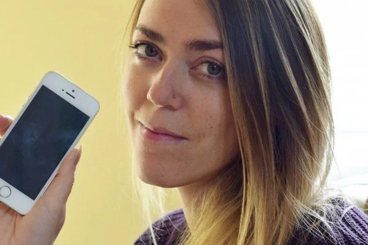 Beli iPhone Baru, Gadis Ini Malah Punya Nomor Telepon Seleb Dunia