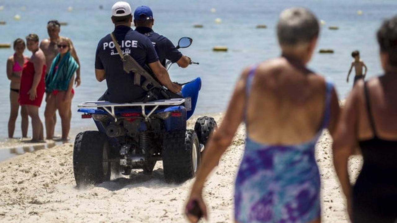 Duka kerabat doakan korban penembakan ISIS di Tunisia